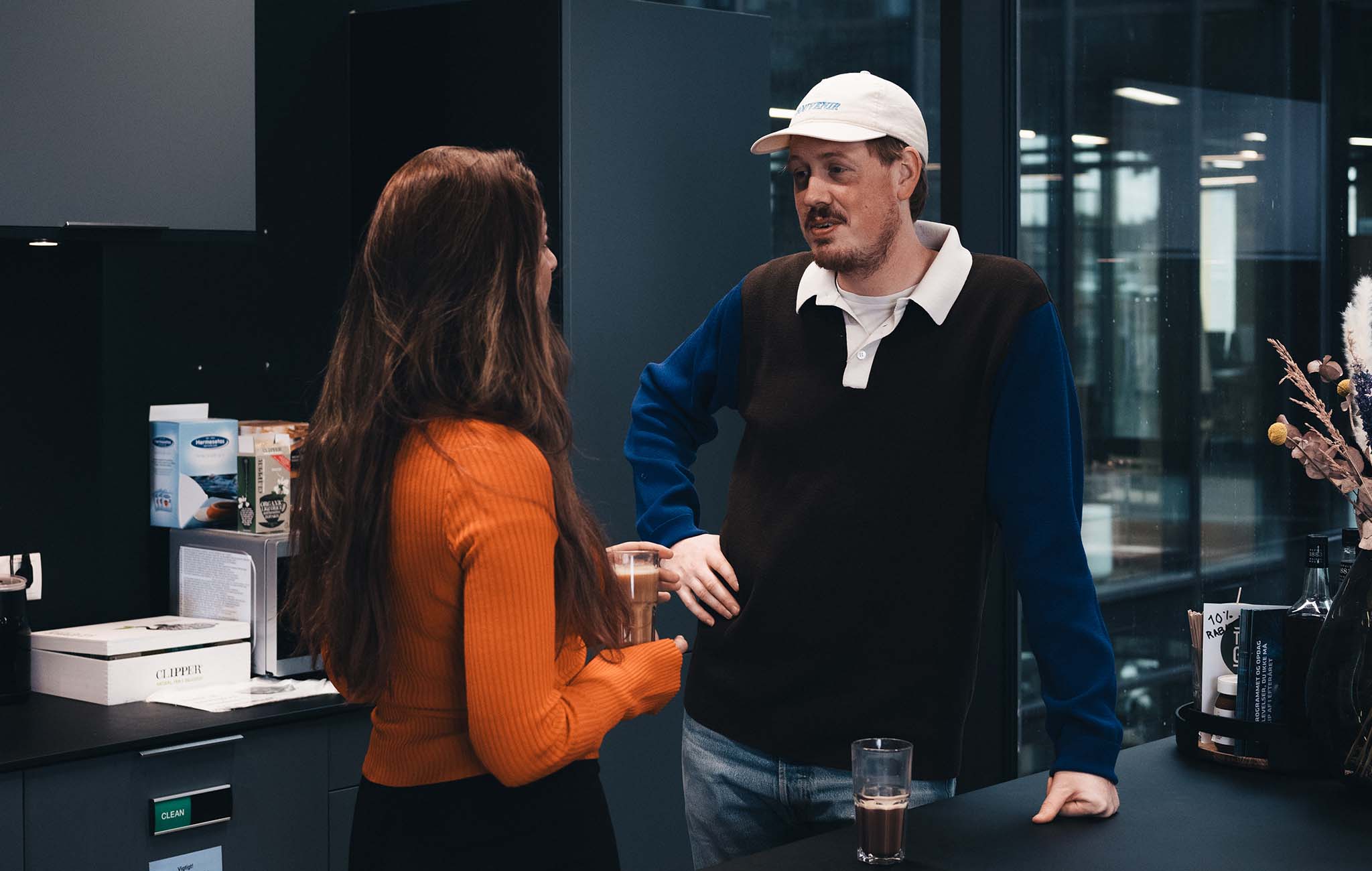 casual-talk-in-kitchen-1