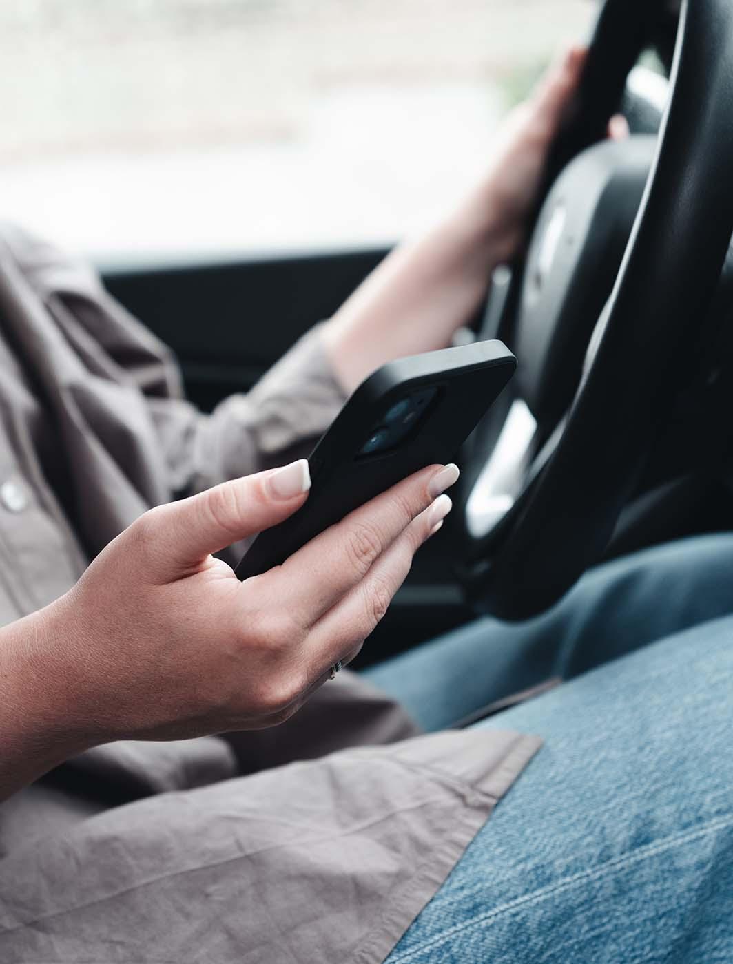 mileage-log-phone-in-car